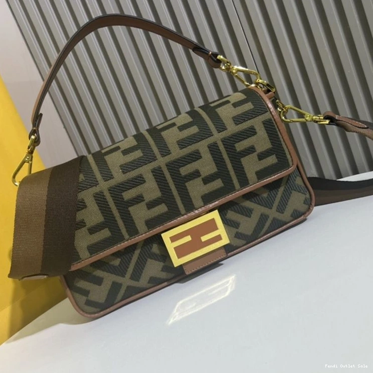 Cheap FF Green Canvas Bag Motif Medium Baguette In Fendi 0805